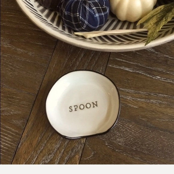 New Hearth & Hand with Magnolia Spoon Rest. - Picture 3 of 6